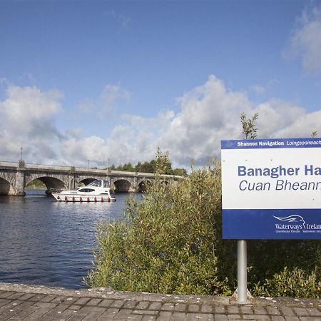 Apartment 3 Bedroom Banagher Town Centre Bagian luar foto