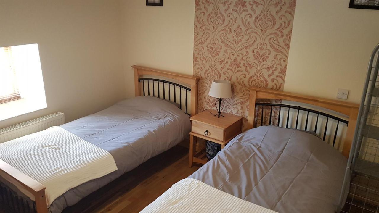 Apartment 3 Bedroom Banagher Town Centre Bagian luar foto